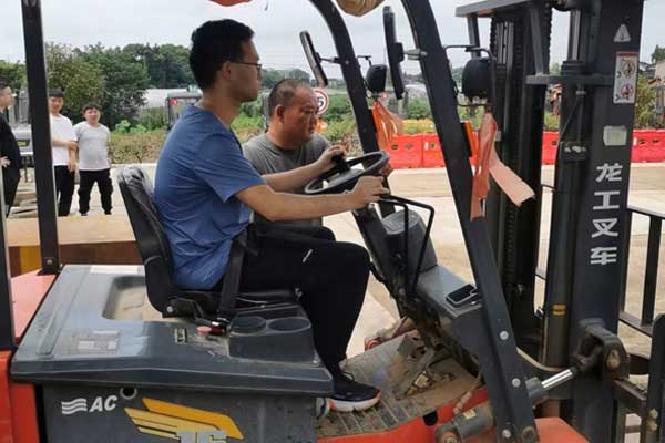 长沙现代叉车培训学校地址