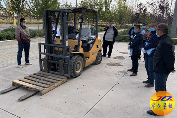 新疆叉车培训考证多少钱
